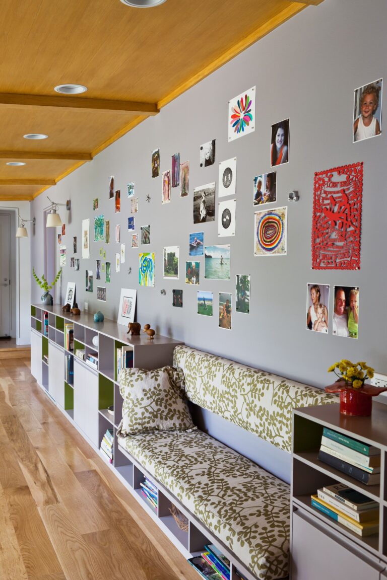 Magnetic Board for Travel Lovers